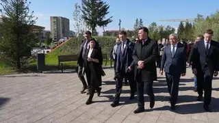 Вице-премьер Александр Новак посетил красноярский Центральный парк, где проходит масштабное обновление территории к 400-летию города Вице-премьер Александр Новак посетил красноярский Центральный парк, где проходит масштабное обновление территории к 400-летию города