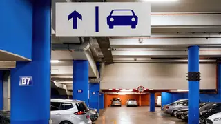 Забайкальцев начнут штрафовать за парковку рядом с мусорными баками