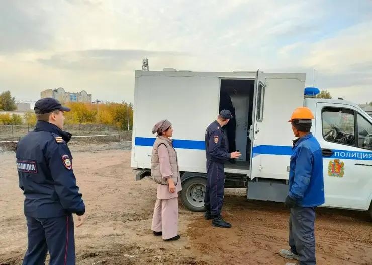 В Ачинске пресечена незаконная трудовая деятельность иностранцев на стройке дома