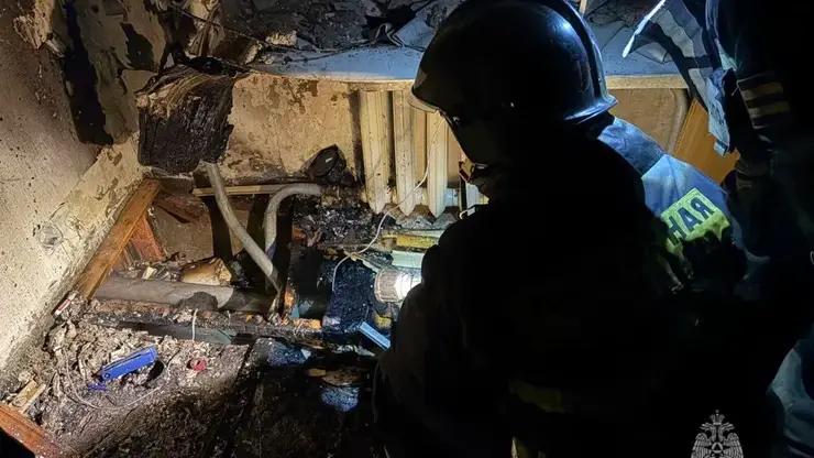 11 человек спасли при пожаре в Норильске