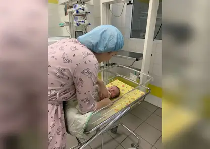 Уникальную операцию провели иркутские хирурги: они спасли новорожденного с крупной опухолью в грудной клетке