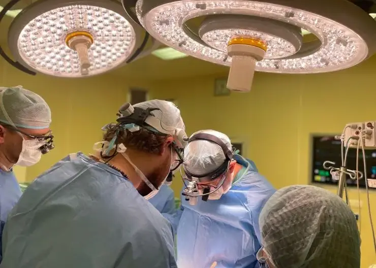 Уникальный случай в кардиохирургии: красноярские врачи прооперировали двойняшек с идентичным пороком сердца