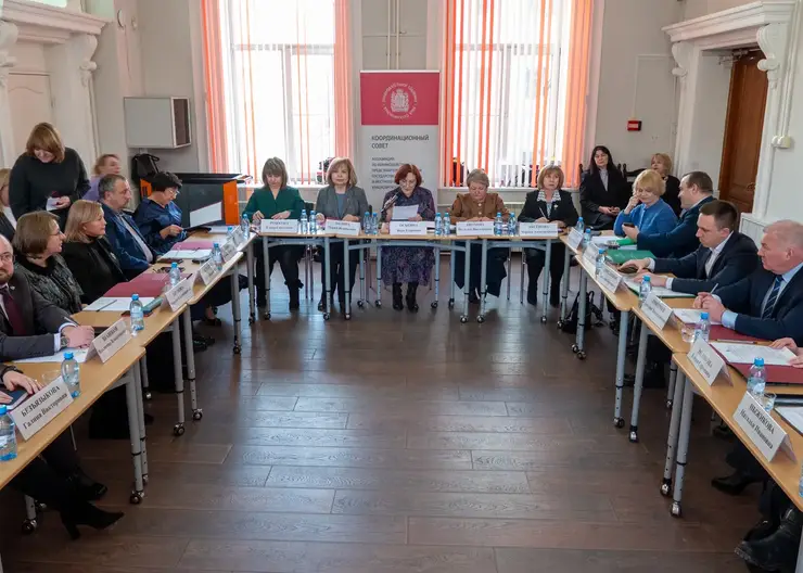 Депутаты парламента Красноярского края обсудили вопросы кадрового обеспечения отрасли образования