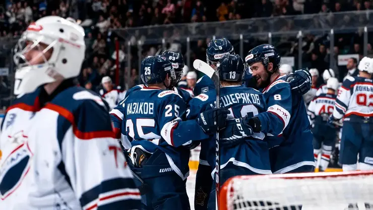 Хоккеисты красноярского «Сокола» обыграли саратовский «Кристалл»