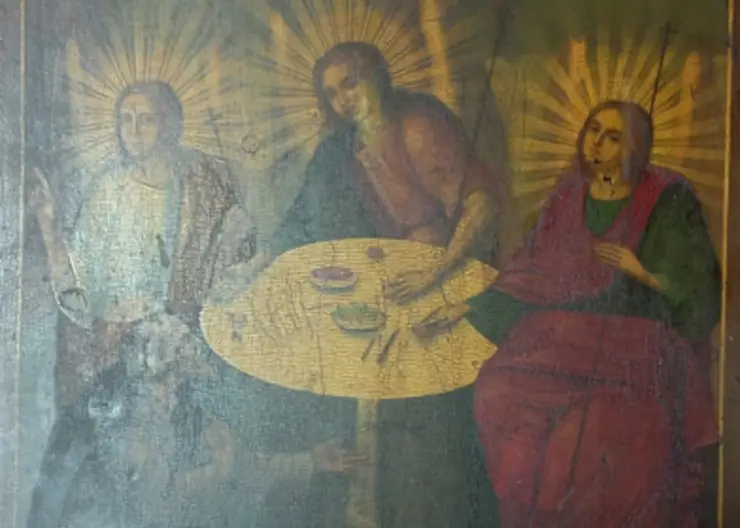 В Красноярском крае рецидивист украл у товарища старинную икону 