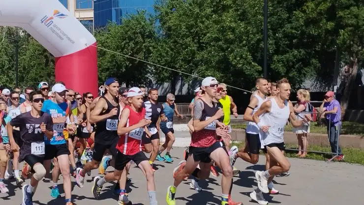 Красноярцы пробежали пять километров в честь Всероссийского Олимпийского дня
