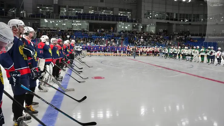 В Красноярске правоохранители  провели хоккейный турнир, посвященный годовщине Великой Победы
