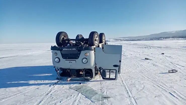 УАЗ с туристами опрокинулся на Байкале: погибла женщина