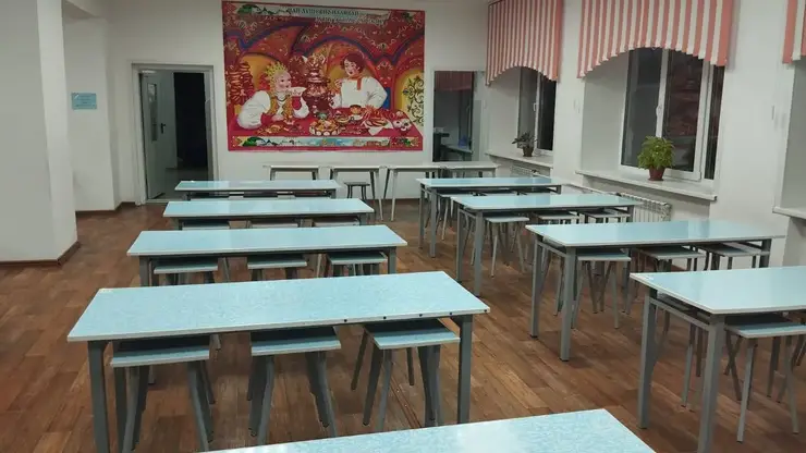 Директора канской школы оштрафовали на 10 тысяч рублей за массовое отравление детей