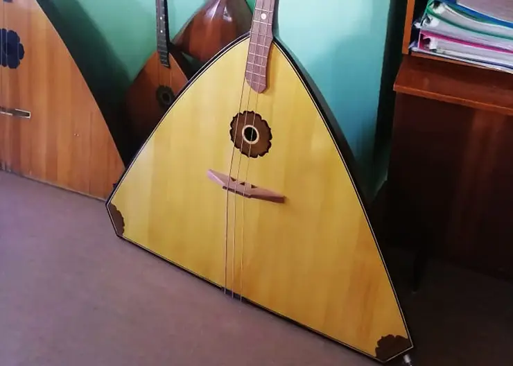 В Шарыпово детская школа искусств получила музыкальные инструменты и оборудование