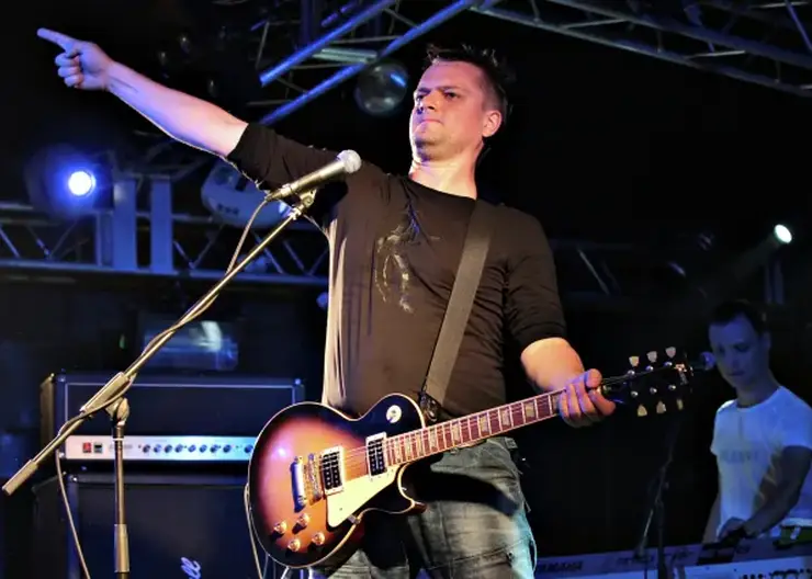 Шоумен Александр Пушной записал кавер на песню из «Смешариков» про Омск