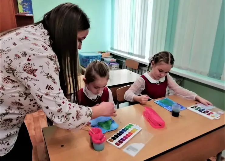 В красноярских школах провели занятия по творчеству Василия Сурикова