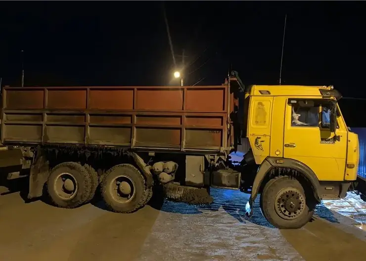 Водитель КамАЗа оставил без помощи сбитую им пенсионерку в Красноярском крае