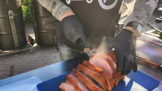 Вкус Сибири с дымком: как «Сибагро» покорила гостей всероссийской ярмарки в Красноярске