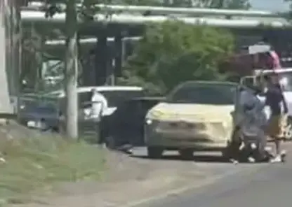 Дорожный конфликт на Семафорной в Красноярске: один водитель избил другого