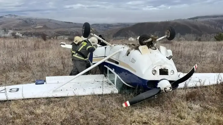 Легкомоторный самолёт аварийно сел в Забайкалье из‑за отказа двигателя