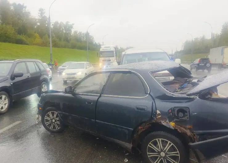 Новосибирца насмерть сбила машина, когда он вышел выставить аварийный знак на дорогу