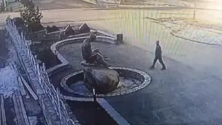 41-летний житель Северо-Енисейского района облил памятник краской