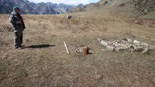 Археологи «Большого Алтая» обследовали тюркские памятники в Чемальском районе
