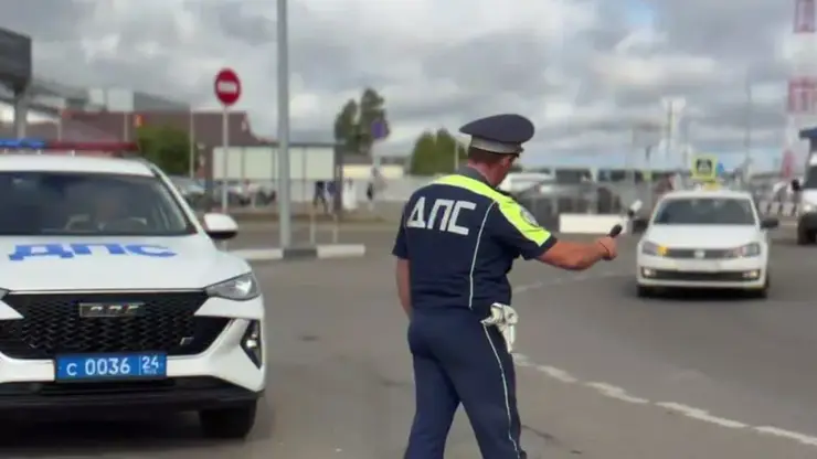 Пятерых таксистов-нелегалов задержали у красноярского аэропорта