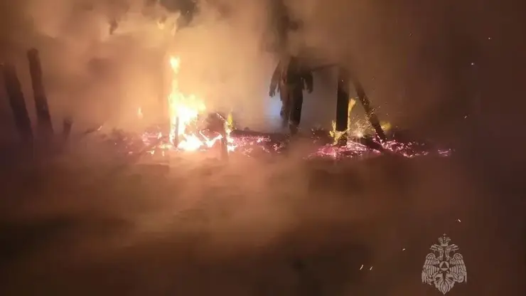 Ночной пожар в Назарове унес жизни двух человек