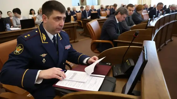 Доклад о социализации осужденных в Красноярском крае представили депутатам Законодательного собрания