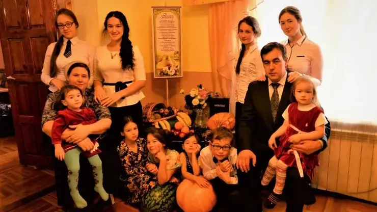 В Красноярске две многодетные семьи получили 500 и 200 тысяч рублей от Владимира Путина