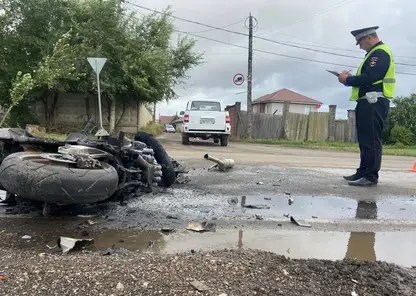 В Емельяново 36-летний мотоциклист погиб после столкновения с УАЗом
