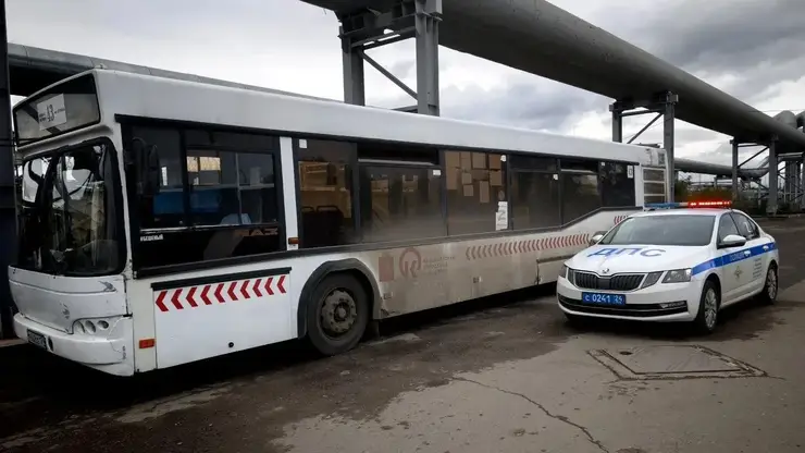 Водитель городского автобуса трижды за утро нарушил правила дорожного движения в Красноярске