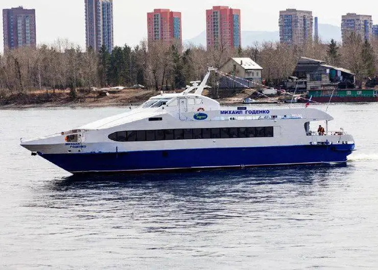 В воскресенье на «дачном» теплоходе прокатились больше 500 красноярцев