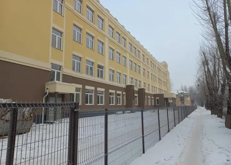 В Красноярске завершилась реконструкция старейшей школы на ул. Песочная