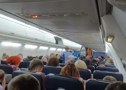Самолет рейсом Красноярск — Санкт-Петербург экстренно приземлился в Екатеринбурге: пассажирке стало плохо