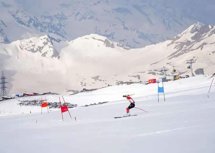 Красноярская горнолыжница завоевала две золотые медали на соревнованиях на Эльбрусе