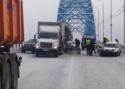 На Путинском мосту после двух ДТП восстановлено движение