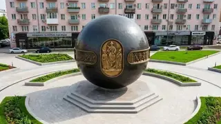 Обновленный шар Бухгольца с бронзовыми горельефами готовят к доставке в Омск
