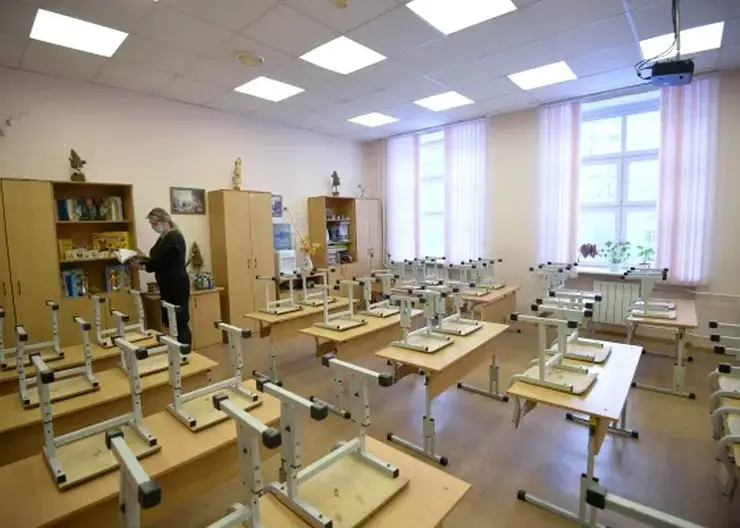 Красноярские школы продолжают штатно работать в морозы