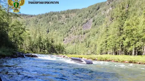Лодка опрокинулась на реке в Красноярском крае: один человек погиб
