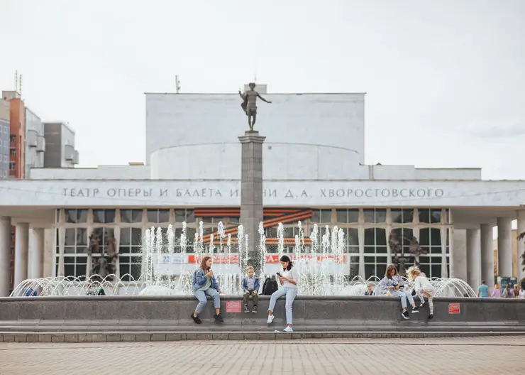 Несколько участков дорог перекроют в Красноярске в районе Театральной площади на время фестиваля духовых оркестров