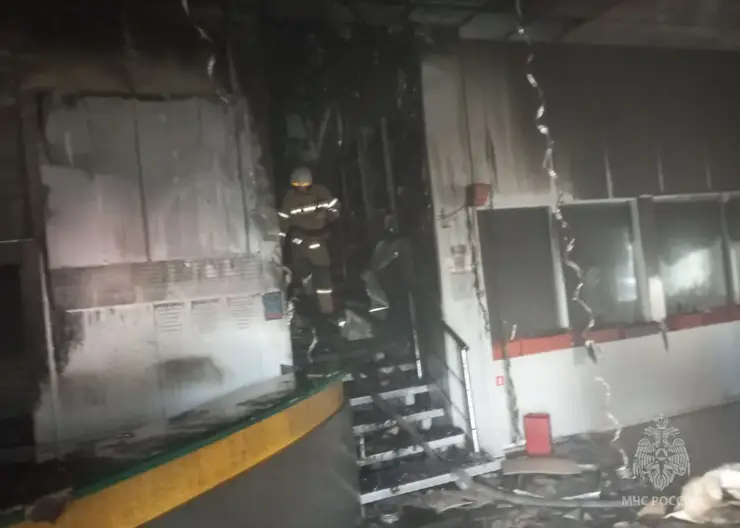 В Красноярске в автомойке на ул. Партизана Железняка произошёл пожар