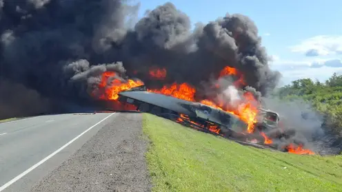 Крупное ДТП в Омской области: после столкновения двух фур погибли два человека