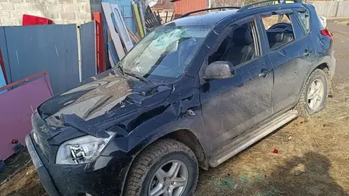 36-летний житель Красноярского края из ревности повредил дорогую машину и избил своего соперника