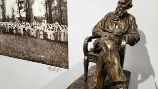 Выставка редких экспонатов с личными вещами и рукописями Льва Толстого открылась в Овсянке Выставка редких экспонатов с личными вещами и рукописями Льва Толстого открылась в Овсянке