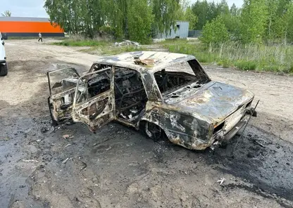 Трое новосибирцев угнали машину, покатались на ней и сожгли