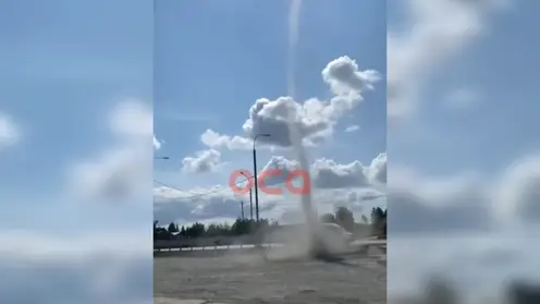 Смерч у Малиновки: пыльная воронка взбудоражила жительницу Ачинска