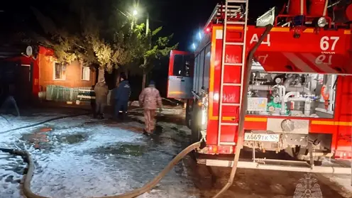 Пожар унес жизни двух человек из-за халатности в обращении с печью в Красноярском крае