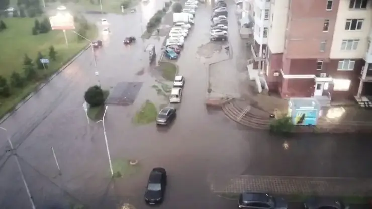 Вода лилась стеной: месячная норма осадков обрушилась на Красноярск за сутки