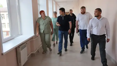 Михаил Котюков проверил готовность красноярских школ к приему учеников