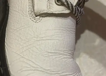 Жительница Ачинска отсудила тройную стоимость испорченной зимней обуви