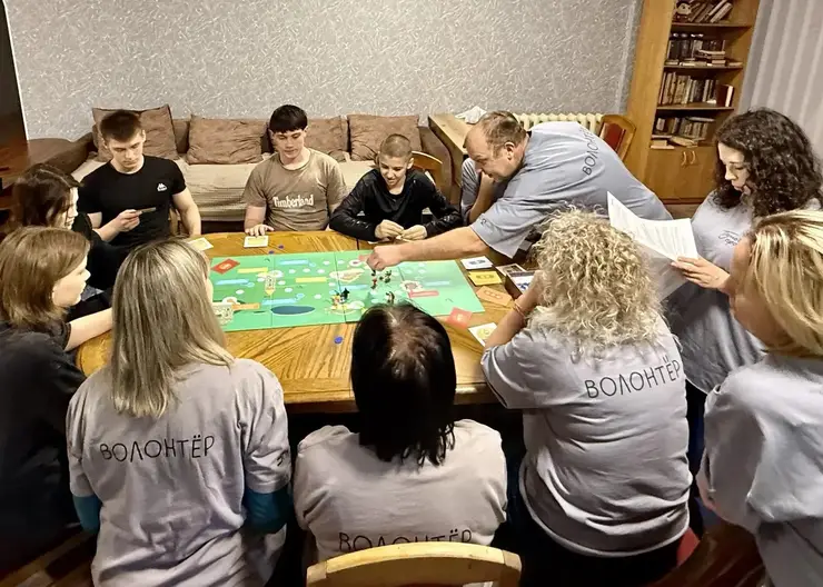 Волонтёры Эн+ провели серию образовательных игр для дивногорских подростков