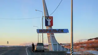 Дорогу в сторону аэропорта Норильска временно закрыли из-за прорыва трубопровода